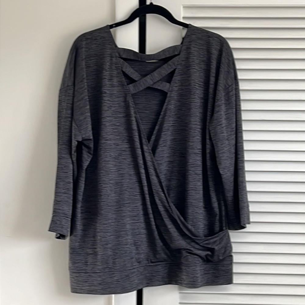 Izod long sleeve sport top